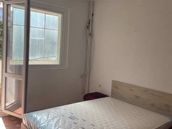 Дава се под наем Тристаен апартамент в Варна, Гръцка махала - 80 кв.м за 408 € - Снимка #1