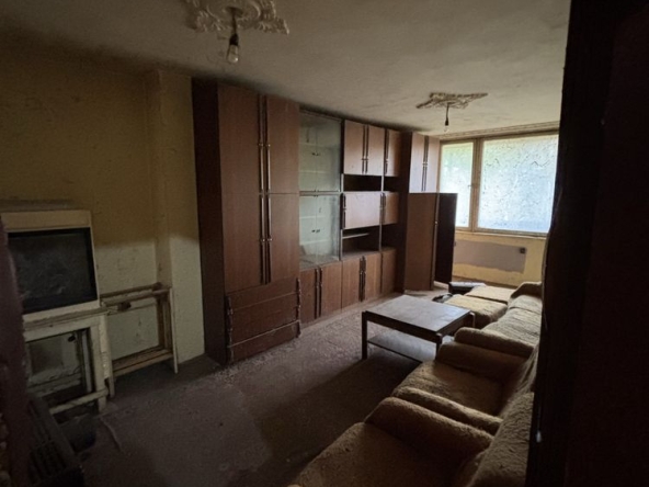 Тристаен апартамент в Плевен, Идеален център - 72 кв.м за 1389 €/кв.м - Снимка #1