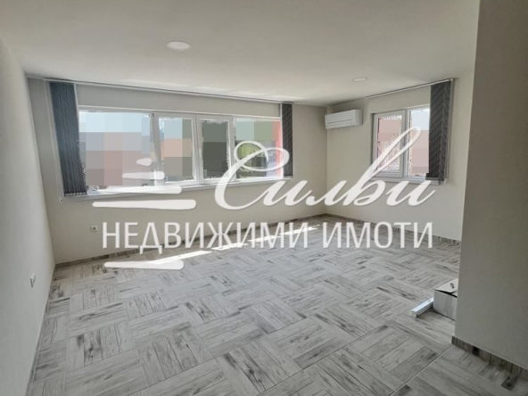 Дава се под наем Офис в Шумен, Център - 40 кв.м за 204 € - Снимка #1