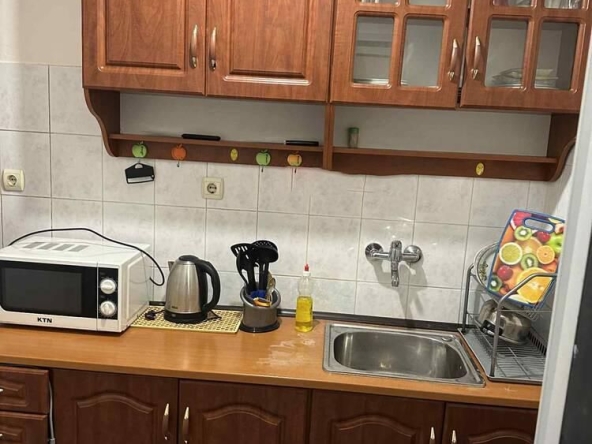 Дава се под наем Тристаен апартамент в Пловдив, Център - 88 кв.м за 580 € - Снимка #1