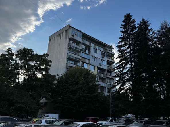 Тристаен апартамент в Варна, Младост 1 - 61 кв.м за 2132 €/кв.м - Снимка #1