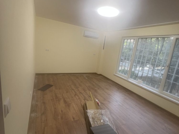 Дава се под наем Четиристаен апартамент в София, Лозенец - 83 кв.м за 765 € - Снимка #1