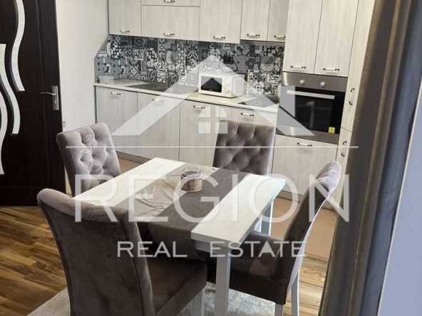 Дава се под наем Тристаен апартамент в Варна, Левски - 90 кв.м за 765 € - Снимка #1