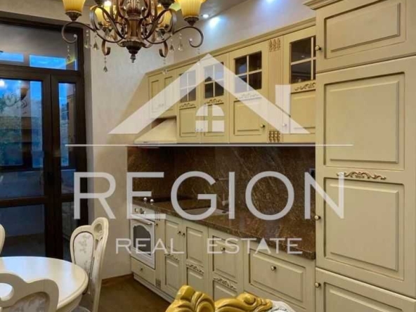 Дава се под наем Тристаен апартамент в Варна, Гръцка махала - 74 кв.м за 816 € - Снимка #1