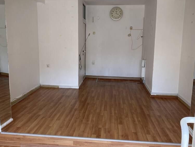 Дава се под наем Магазин в Бургас, Център - 25 кв.м за 357 € - Снимка #1