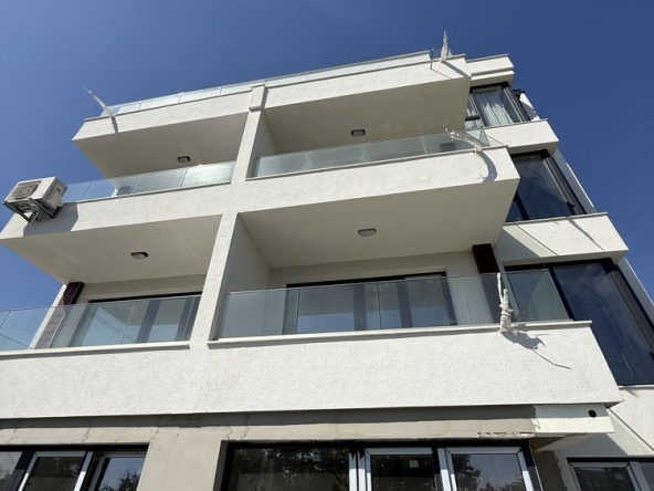 Двустаен апартамент в Варна, Базар Левски - 66 кв.м за 2122 €/кв.м - Снимка #1