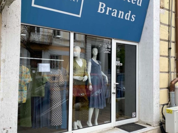 Дава се под наем Магазин в Варна, Център - 35 кв.м за 357 € - Снимка #1