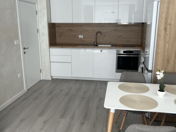 Дава се под наем Двустаен апартамент в София, Студентски град - 60 кв.м за 650 € - Снимка #1