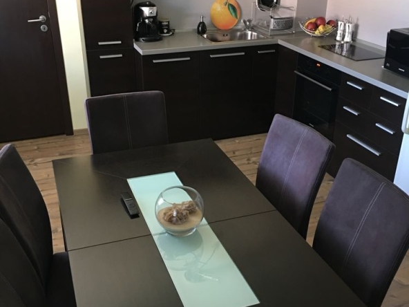 Етаж от къща в Свищов - 110 кв.м за 891 €/кв.м - Снимка #1