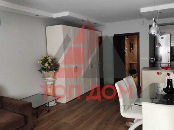 Дава се под наем Двустаен апартамент в Варна, Гръцка махала - 80 кв.м за 918 € - Снимка #1