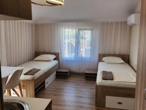 Дава се под наем Едностаен апартамент в Бургас, Ветрен - 33 кв.м за 306 € - Снимка #1
