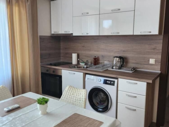 Дава се под наем Двустаен апартамент в Бургас, Ветрен - 42 кв.м за 408 € - Снимка #1