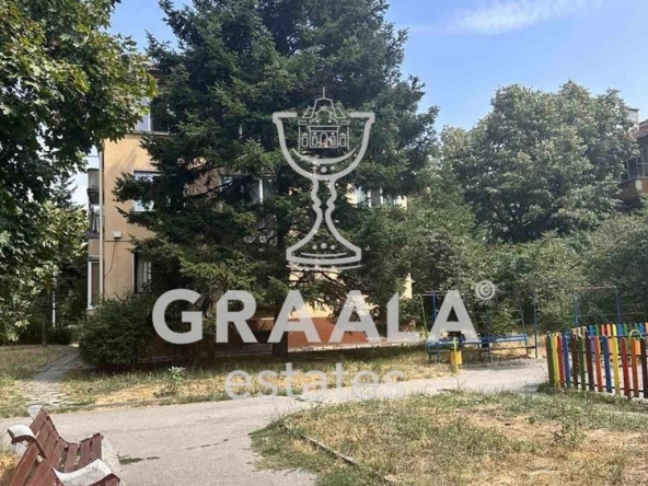 Тристаен апартамент в София, Оборище - 117 кв.м за 2539 €/кв.м - Снимка #1