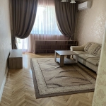 Дава се под наем Тристаен апартамент в Варна, Червен площад - 90 кв.м за 714 € - Снимка #1