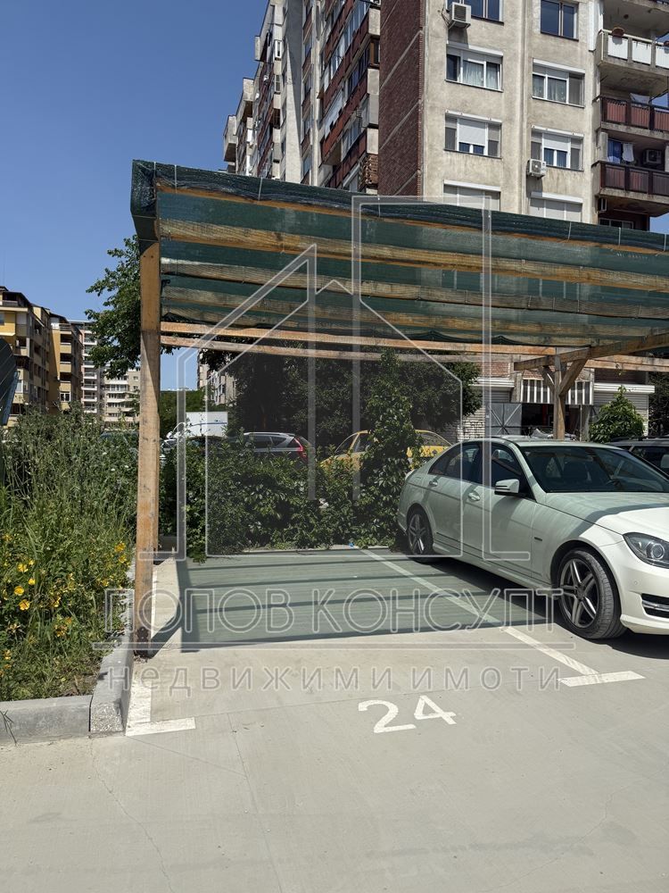 Гараж / Паркомясто в Пловдив, Кючук Париж - 12 кв.м за 1084 €/кв.м - Снимка #1