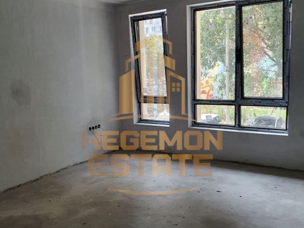 Тристаен апартамент в Варна, Лятно кино Тракия - 112 кв.м за 2027 €/кв.м - Снимка #1