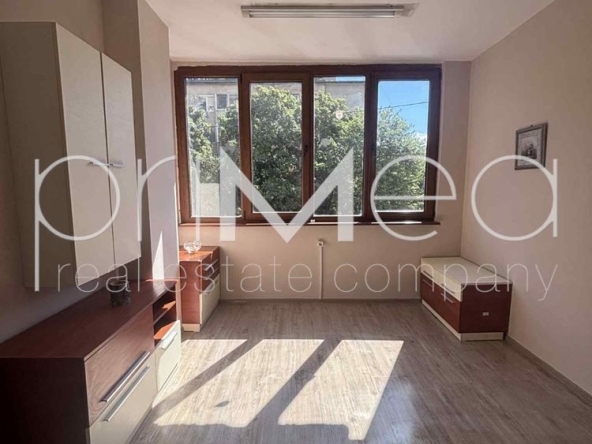 Дава се под наем Офис в Бургас, Център - 17 кв.м за 163.2 € - Снимка #1