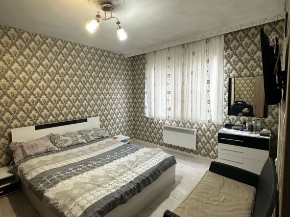 Тристаен апартамент в Търговище, Център - 86 кв.м за 1127 €/кв.м - Снимка #1