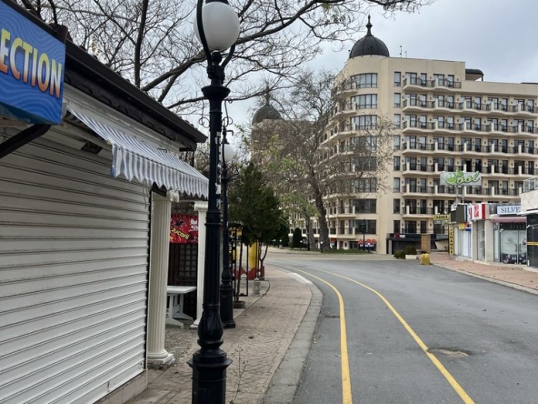 Дава се под наем Магазин в к.к. Златни пясъци - 20 кв.м за 9180 € - Снимка #1