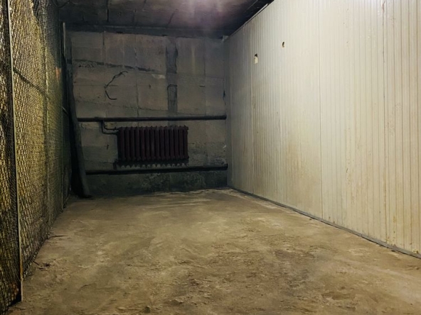 Дава се под наем Гараж / Паркомясто в София, Изток - 12 кв.м за 76.5 € - Снимка #1