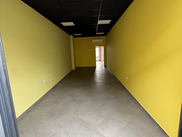 Дава се под наем Магазин в Казанлък - 70 кв.м за 382.5 € - Снимка #1