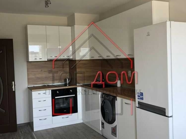 Дава се под наем Тристаен апартамент в Варна, Цветен квартал - 75 кв.м за 663 € - Снимка #1