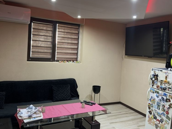 Дава се под наем Етаж от къща в Перник, Байкушева махала - 45 кв.м за 280.5 € - Снимка #1