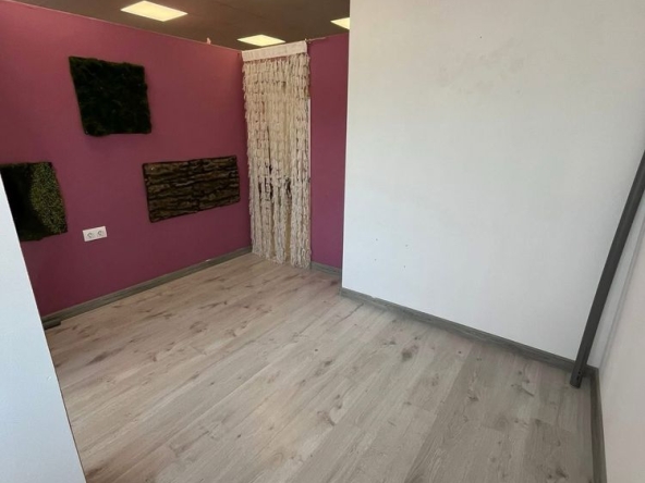 Дава се под наем  в Дупница -  кв.м за 102 € - Снимка #1
