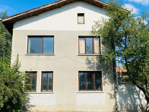Къща в с. Горна Кремена, Област Враца - 150 кв.м за 300 €/кв.м - Снимка #1