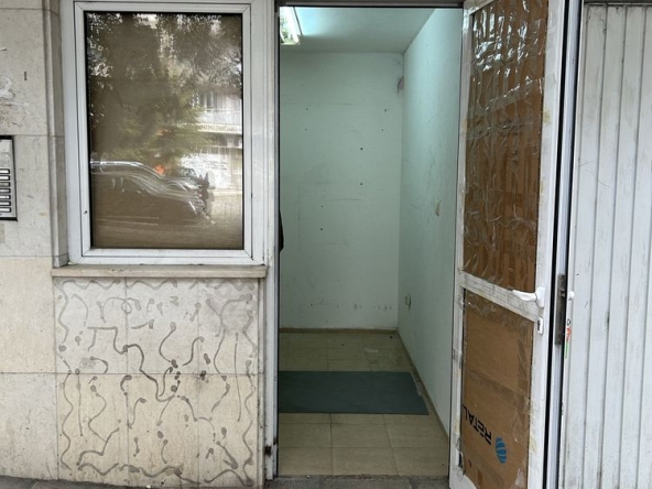 Дава се под наем Магазин в Варна, Автогара - 5 кв.м за 30.6 € - Снимка #1