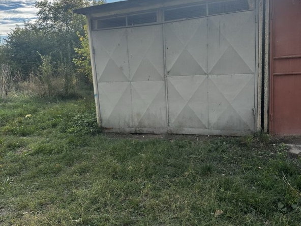 Дава се под наем Гараж / Паркомясто в Търговище, Запад 1 - 18 кв.м за 51 € - Снимка #1