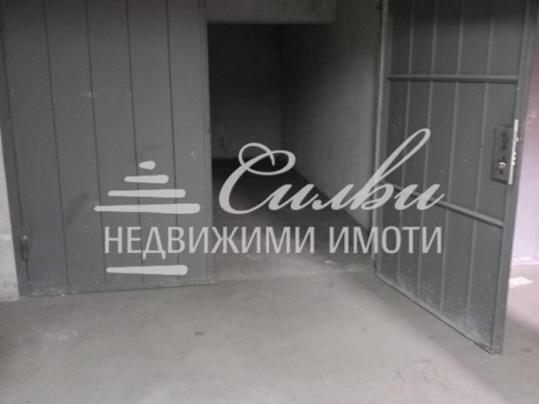 Гараж / Паркомясто в Шумен, Болницата - 21 кв.м за 1093 €/кв.м - Снимка #1