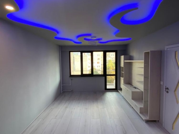 Дава се под наем Тристаен апартамент в Враца, Квартал 103 - 85 кв.м за 99450 € - Снимка #1