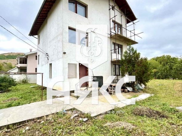 Къща в Перник, Байкушева махала - 281 кв.м за 997 €/кв.м - Снимка #1