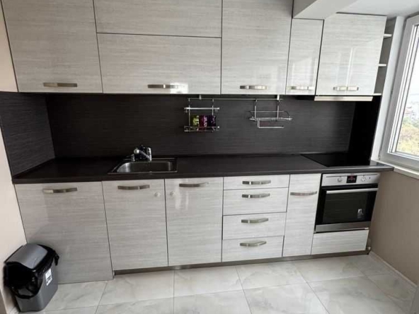 Дава се под наем Двустаен апартамент в София, Център - 65 кв.м за 663 € - Снимка #1