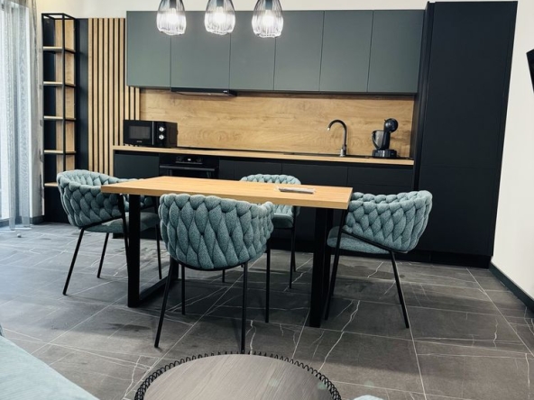 Дава се под наем Двустаен апартамент в Варна, Колхозен пазар - 60 кв.м за 637.5 € - Снимка #1