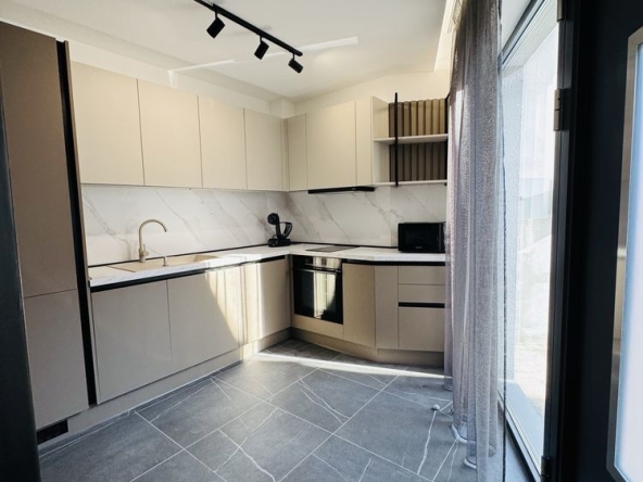 Дава се под наем Двустаен апартамент в Варна, Колхозен пазар - 60 кв.м за 637.5 € - Снимка #1