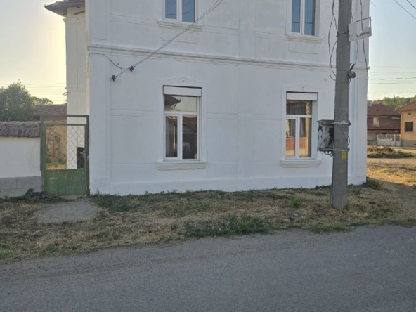 Къща в Враца, Център - 400 кв.м за 126 €/кв.м - Снимка #1