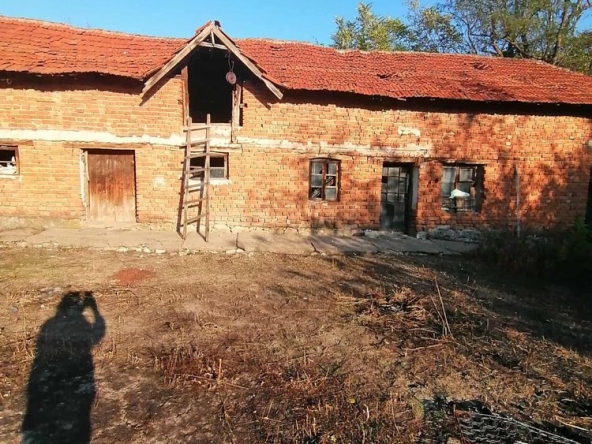 Парцел в Монтана, Идеален център - 1200 кв.м за 5 €/кв.м - Снимка #1