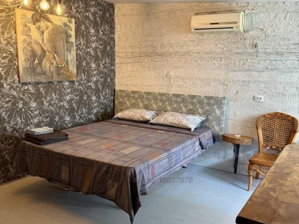 Дава се под наем Едностаен апартамент в Бургас, Център - 30 кв.м за 306 € - Снимка #1