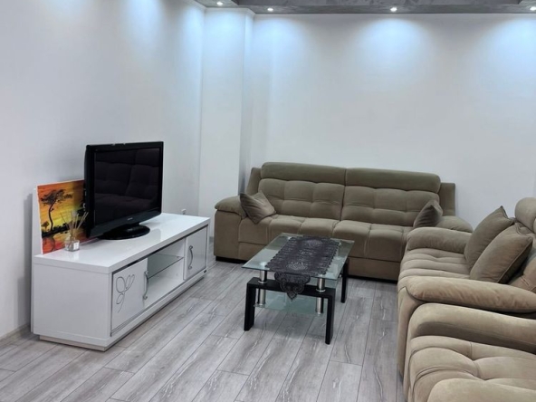 Дава се под наем Едностаен апартамент в Айтос - 40 кв.м за 204 € - Снимка #1