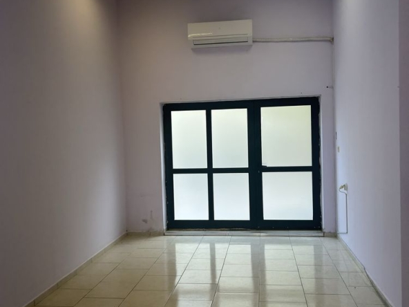 Дава се под наем  в Шумен, Център -  кв.м за 153 € - Снимка #1