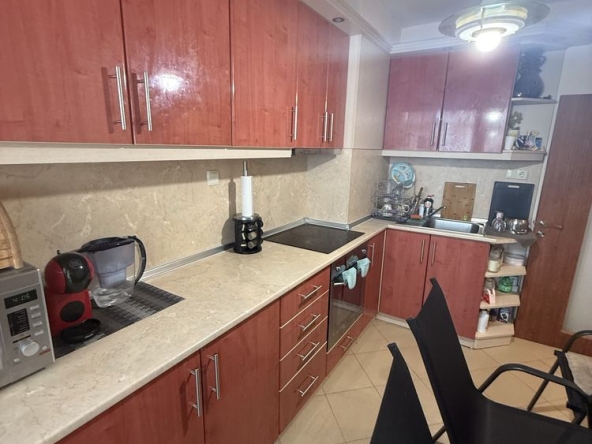 Тристаен апартамент в Пловдив, Младежки Хълм - 86 кв.м за 2210 €/кв.м - Снимка #1