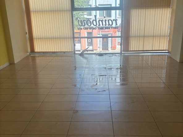 Дава се под наем Офис в с. Брестовец, Област Плевен - 74 кв.м за 306 € - Снимка #1