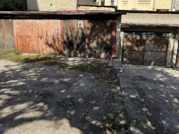 Дава се под наем Гараж / Паркомясто в Добрич, Център - 15 кв.м за 51 € - Снимка #1