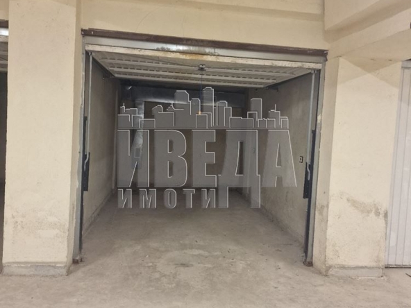 Гараж / Паркомясто в Варна, Общината - 15 кв.м за 2200 €/кв.м - Снимка #1