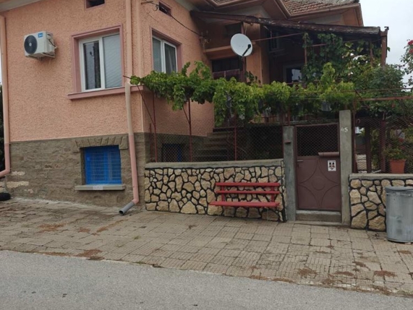 Къща в с. Старо село, Област Враца - 150 кв.м за 534 €/кв.м - Снимка #1