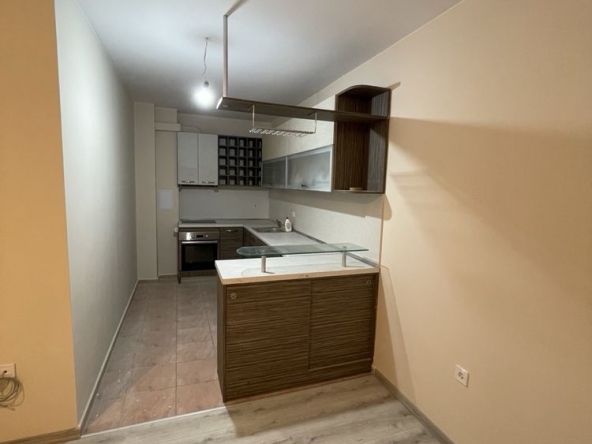 Двустаен апартамент в Бургас, Лазур - 70 кв.м за 2136 €/кв.м - Снимка #1