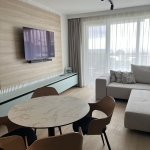 Дава се под наем Двустаен апартамент в к.к. Св.Св. Константин и Елена - 65 кв.м за 1200 € - Снимка #1