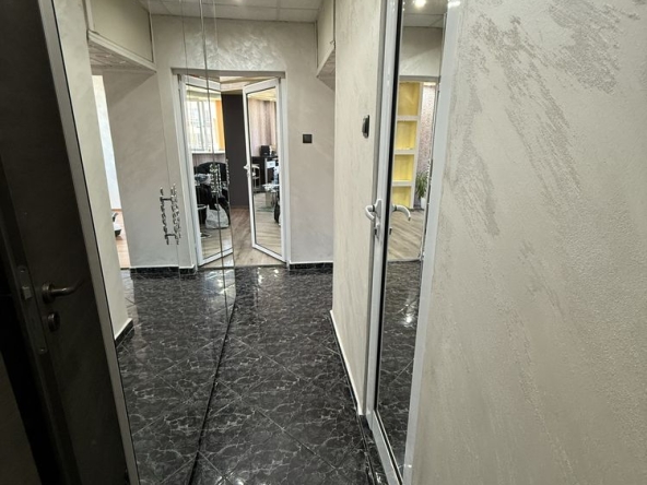 Дава се под наем Двустаен апартамент в София, Бенковски - 65 кв.м за 433.5 € - Снимка #1